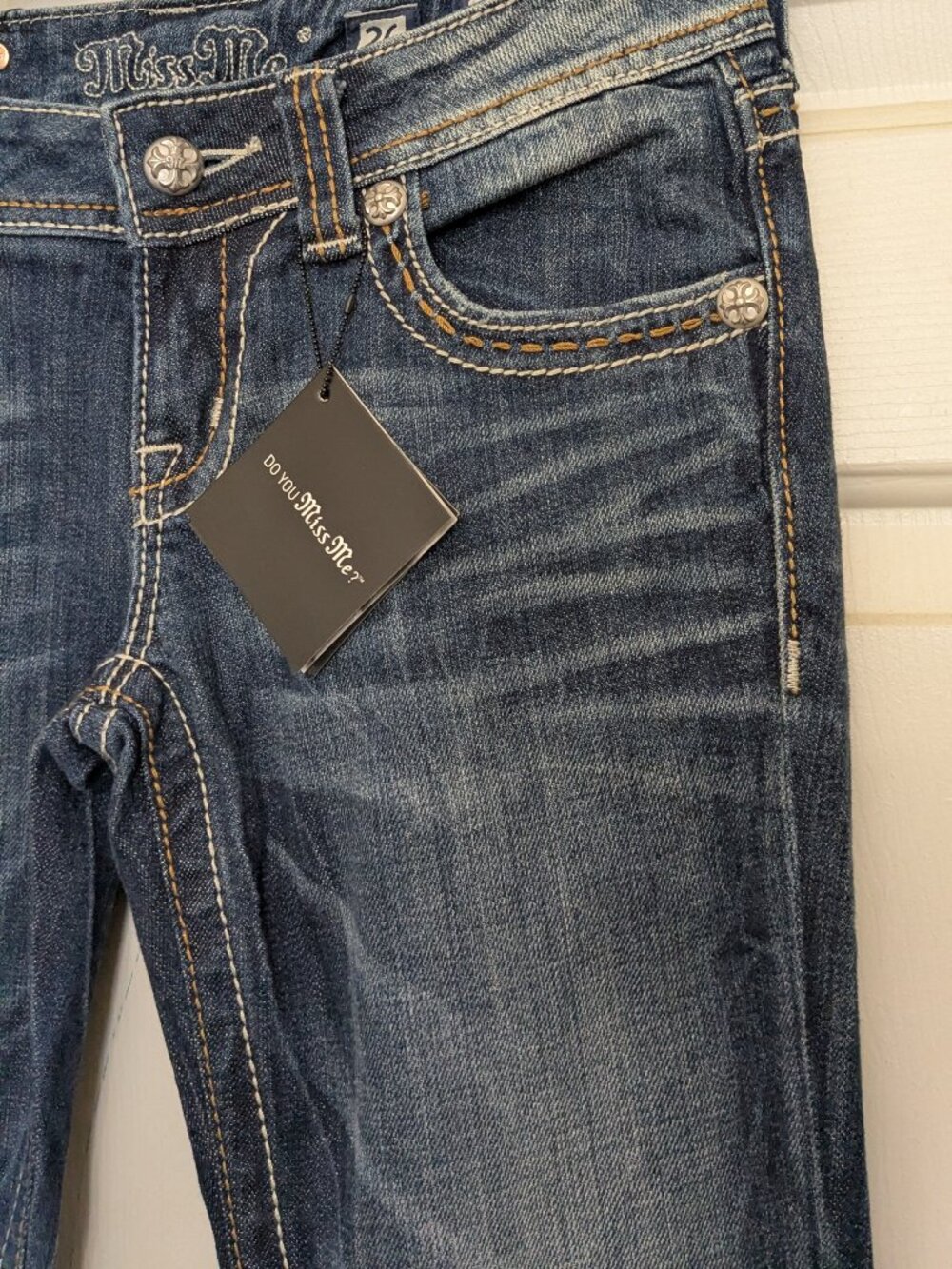 NWT Women's Miss Me MidRise Bootcut  Jeans Size 26 - Picture 5 of 12